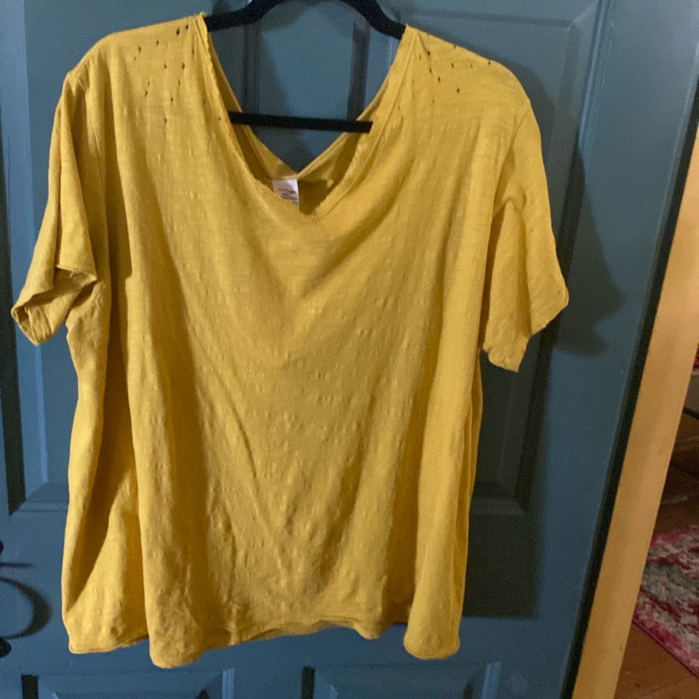 Mag Pearl v-neck t-shirt